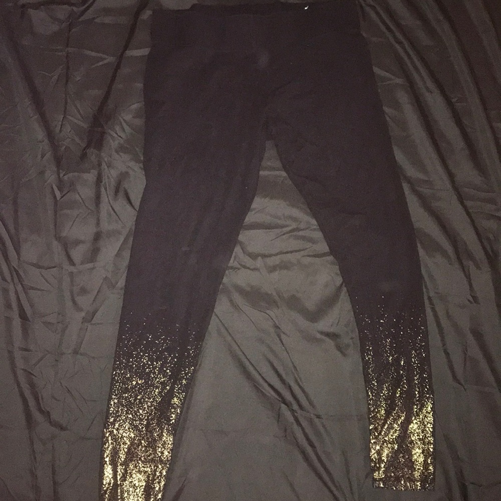 Black and gold leggings